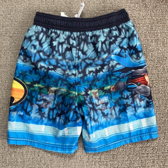 Swim shorts size 6/7 - Picture 3 of 3